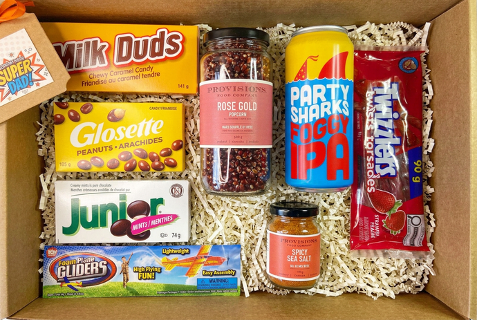 Super Dad Father’s Day gift box with warm-white frizzle